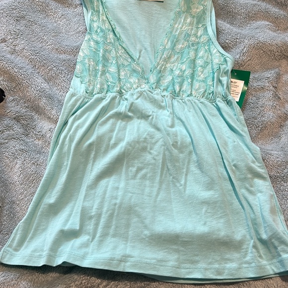 Light Green Sleeveless Top with Pretty Lace on Top- Large-NWT - Picture 4 of 10